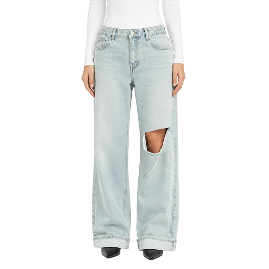 Distressed Wide-Leg Jeans in Light Blu