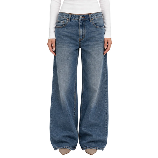 Low-Rise Wide-Leg Jeans in Blue Wash