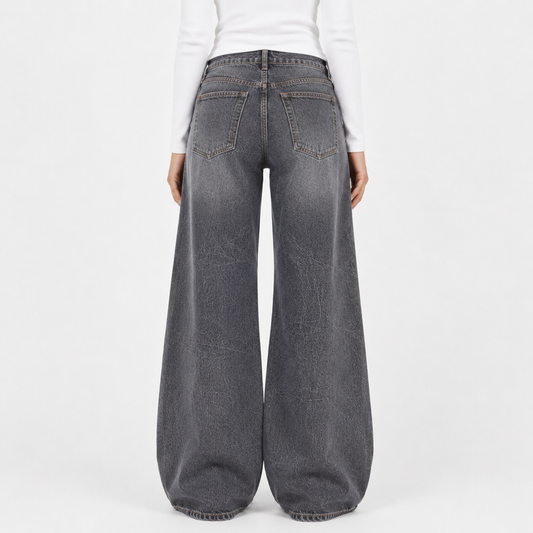 Low-Rise Wide-Leg Jeans in Gray Wash